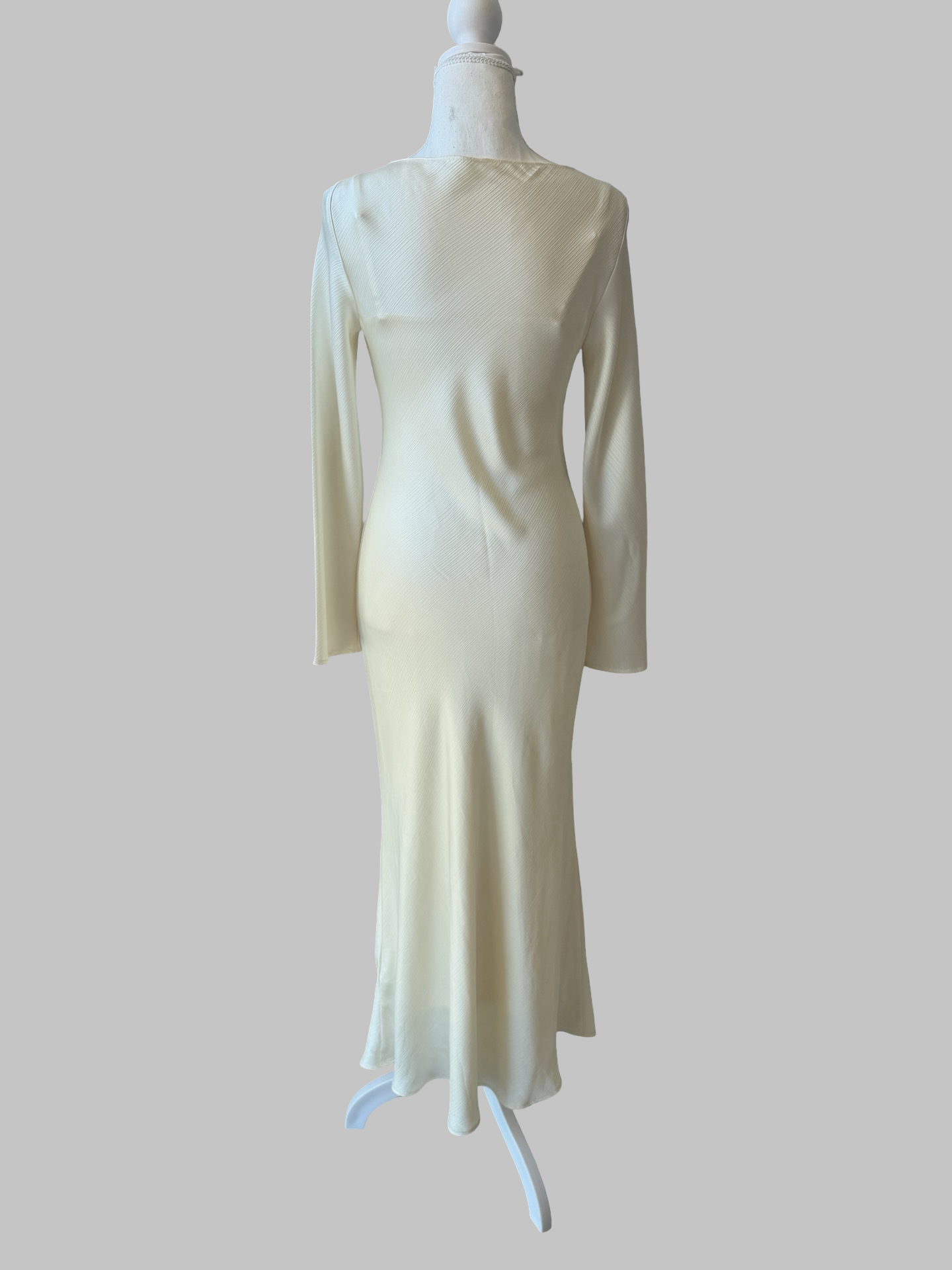 Robe Neva Hu