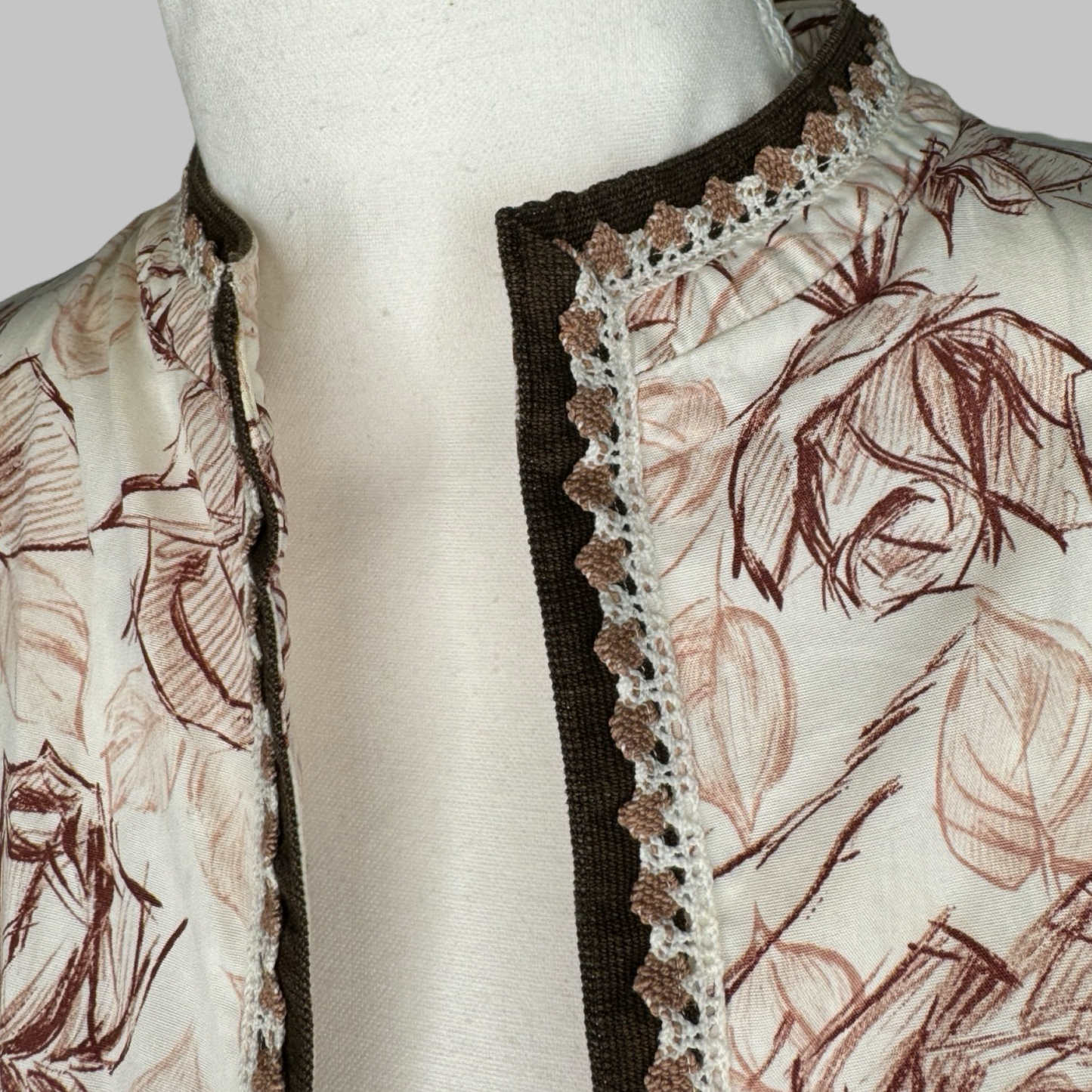 Veste fine brodée