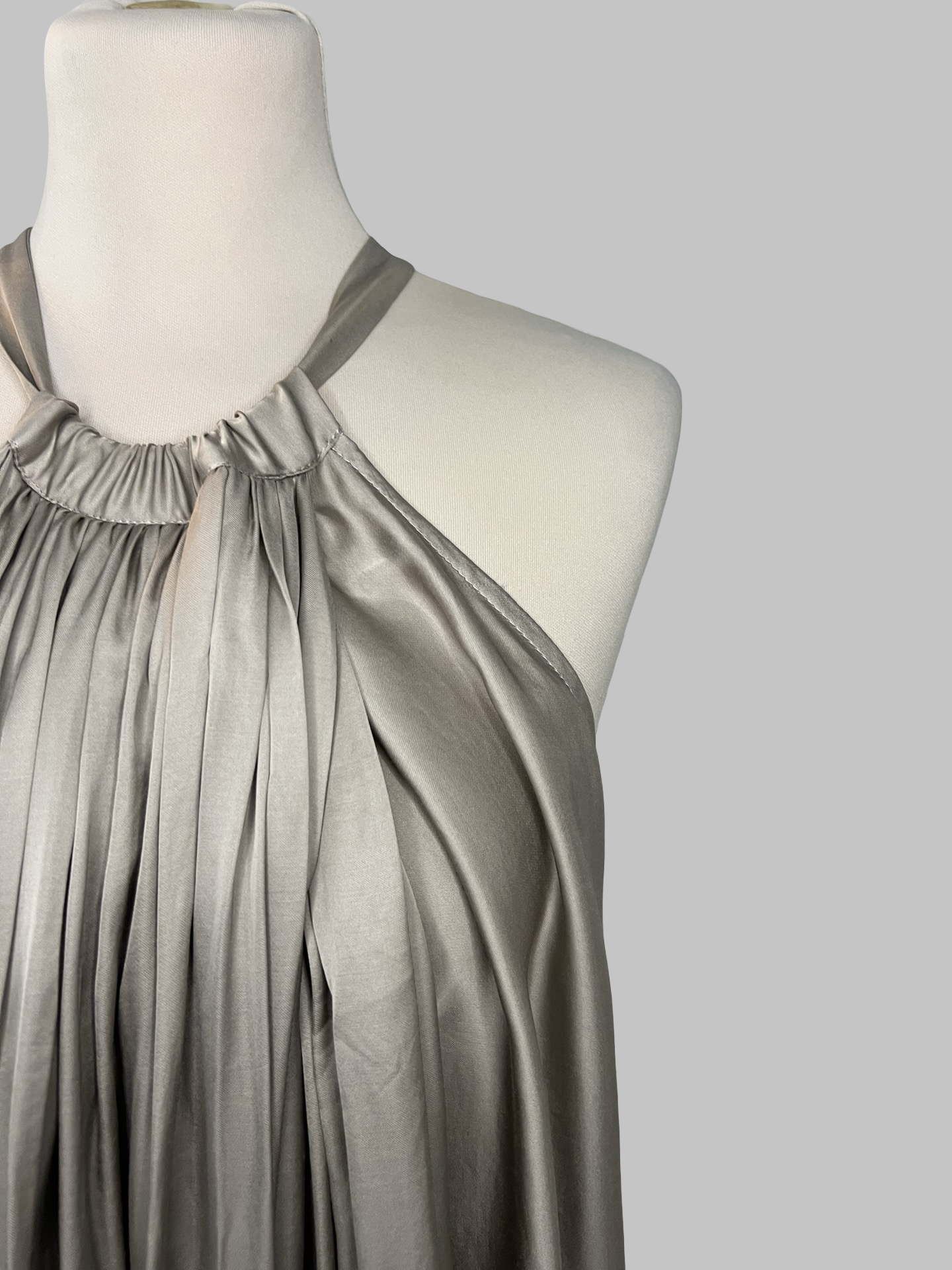 Robe Ionna Kourbella