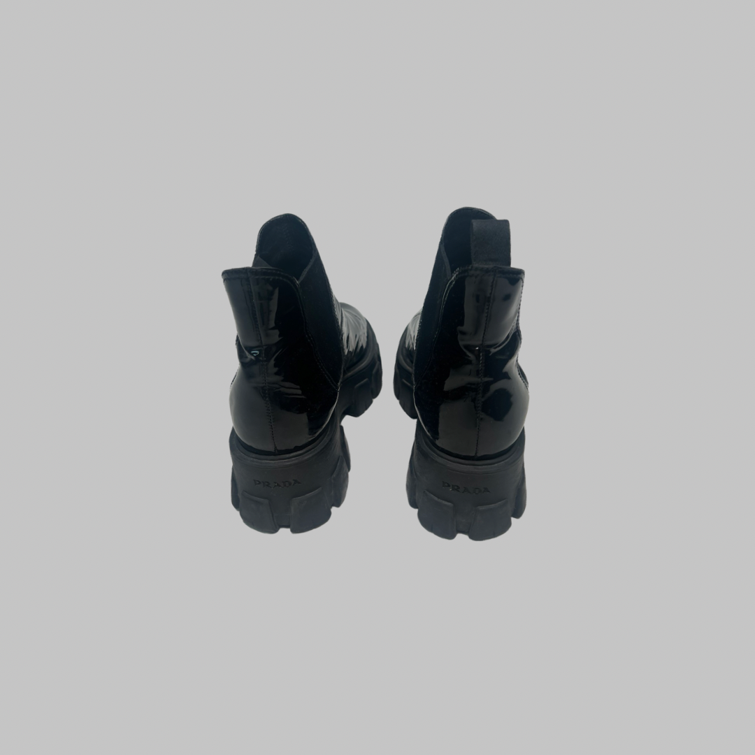 Boots Prada