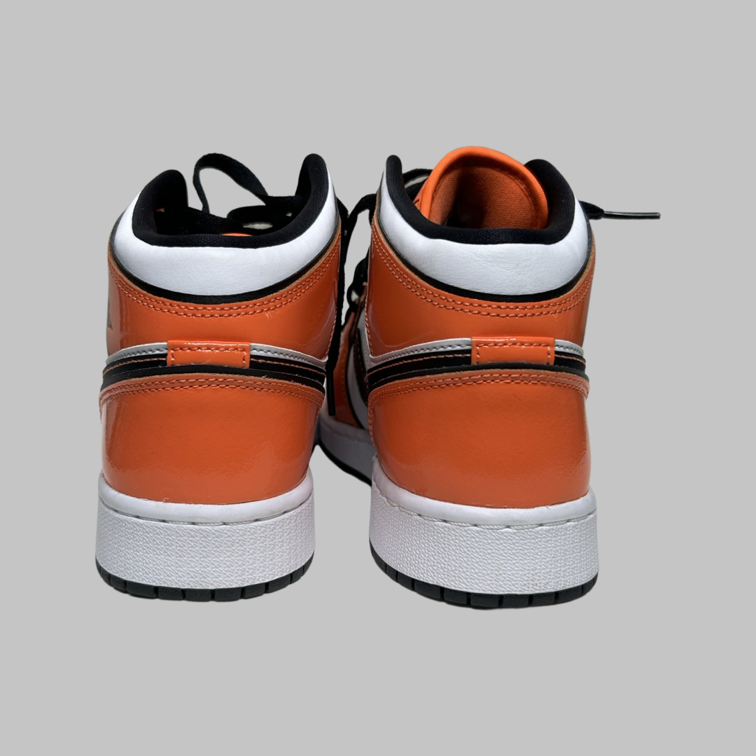 Baskets Nike Air Jordan mid turf