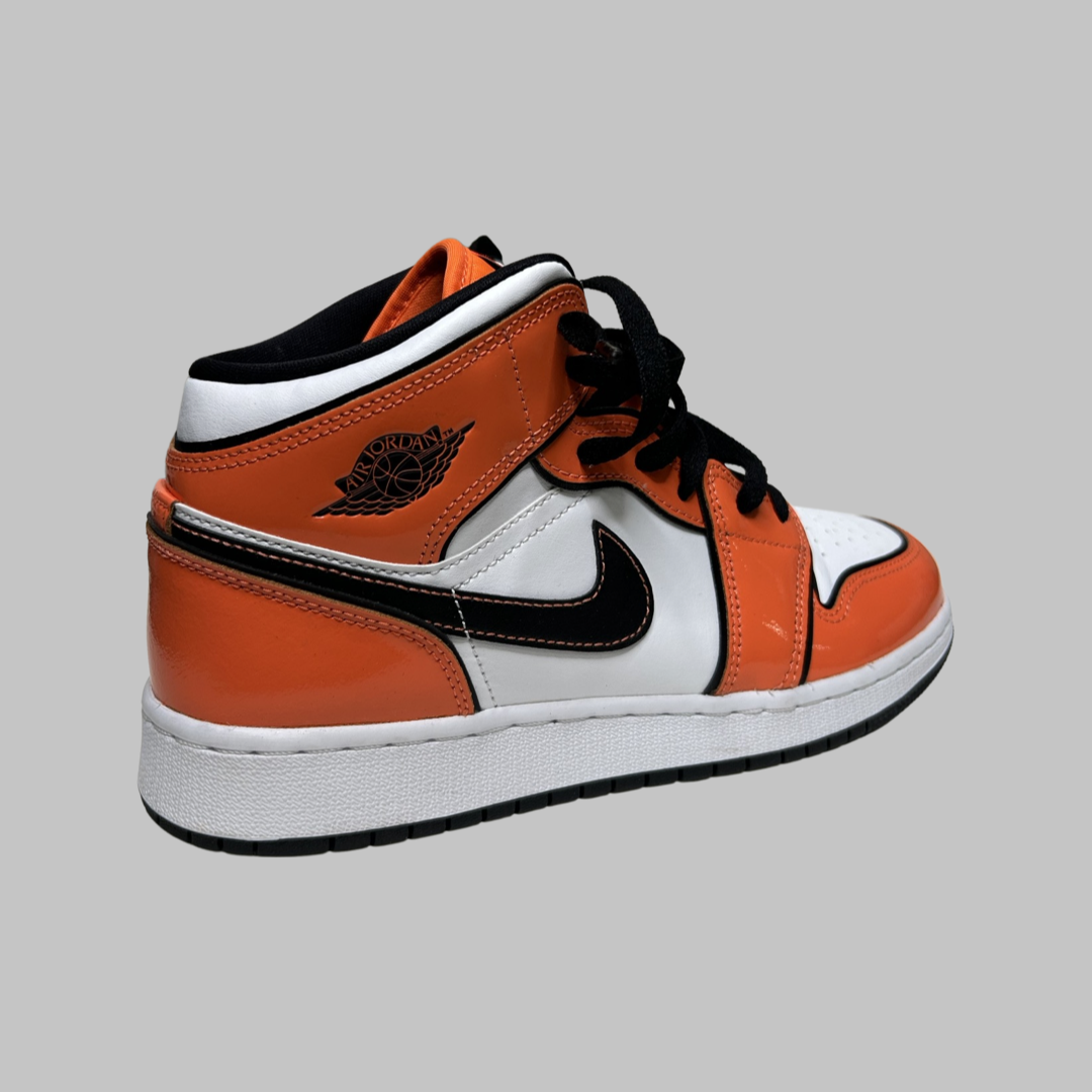 Baskets Nike Air Jordan mid turf