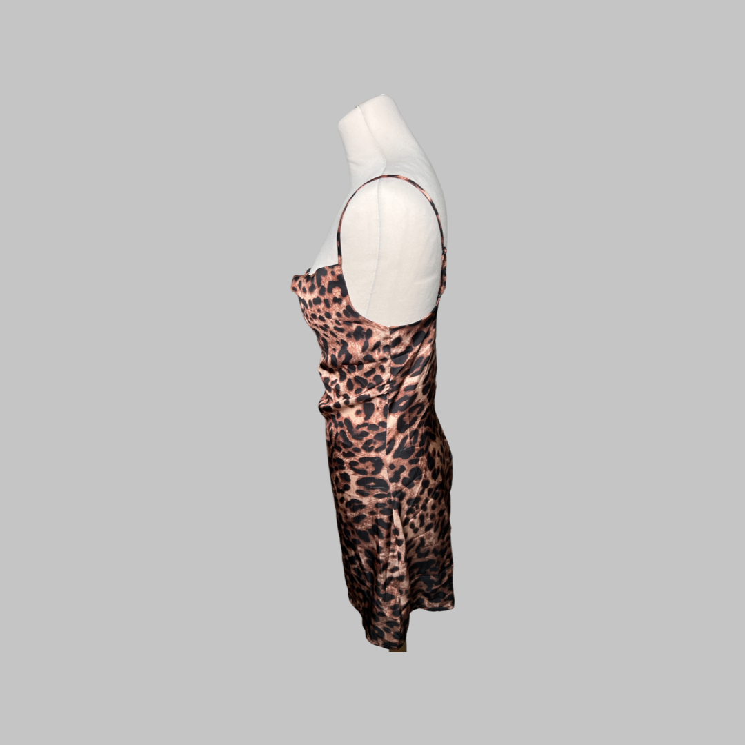 Robe satinée