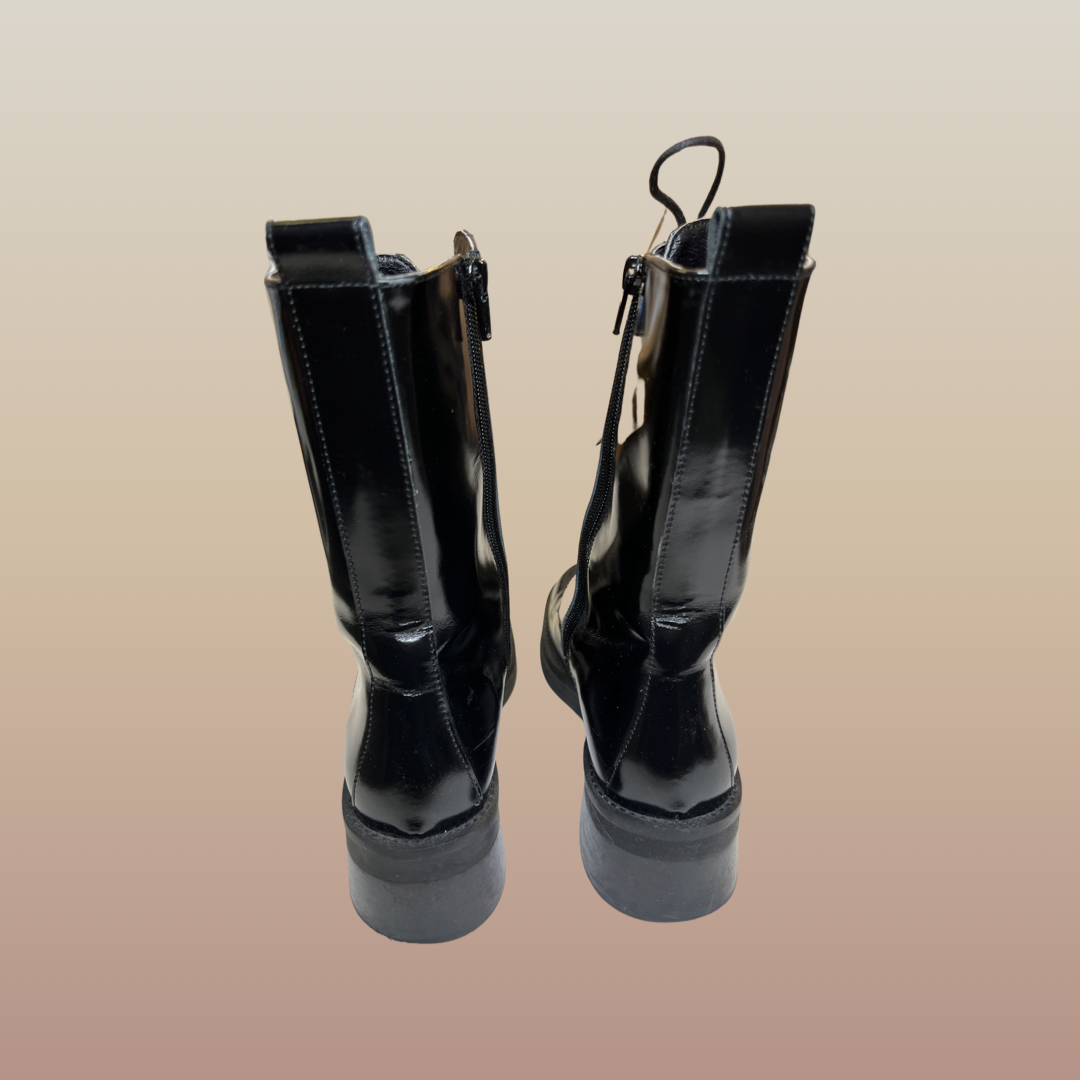 Boots E8 by Miista