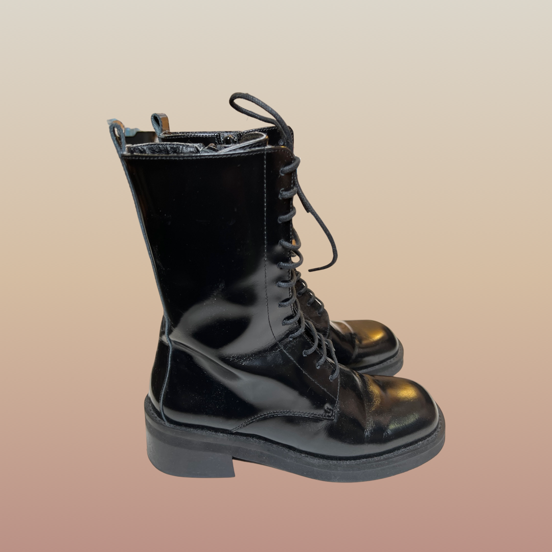Boots E8 by Miista