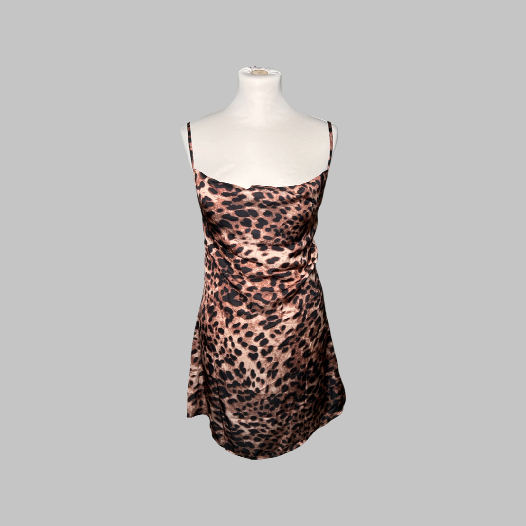 Robe satinée