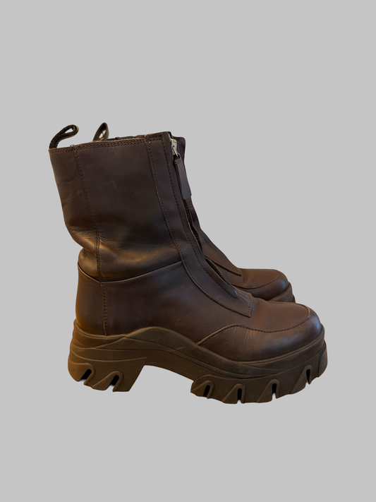 Boots Sacha