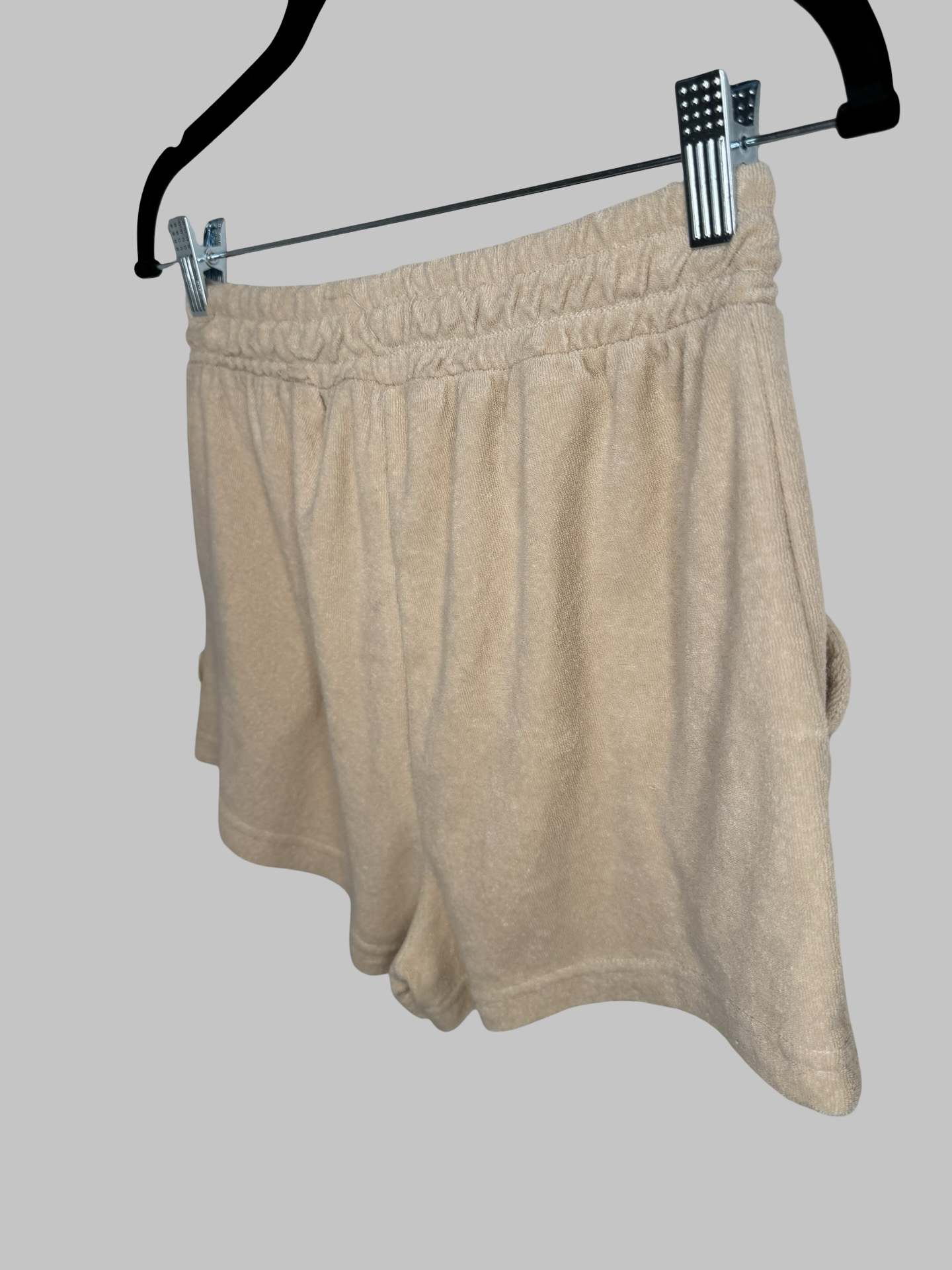 Short Araminta James