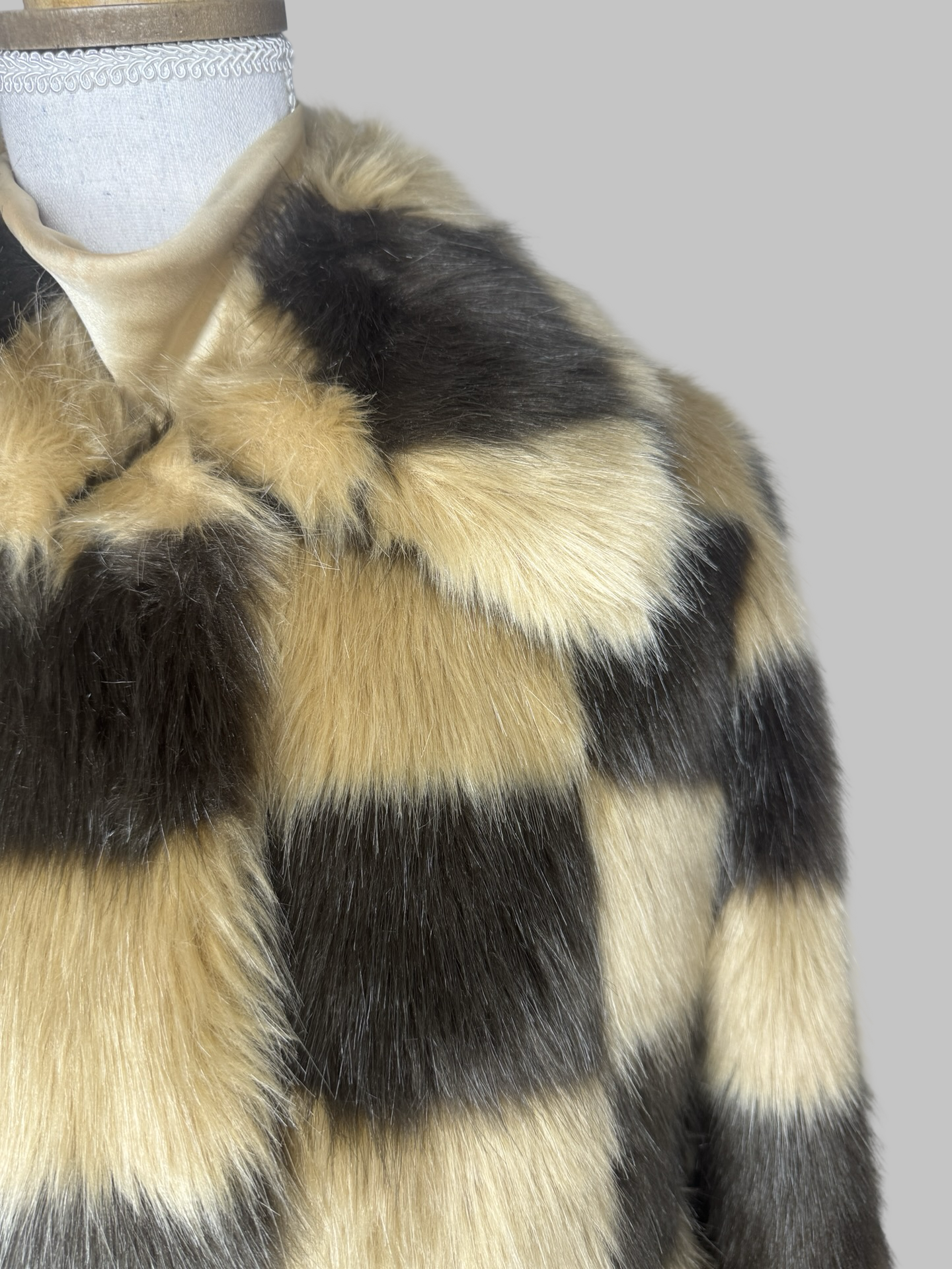 Manteau Stand Studio