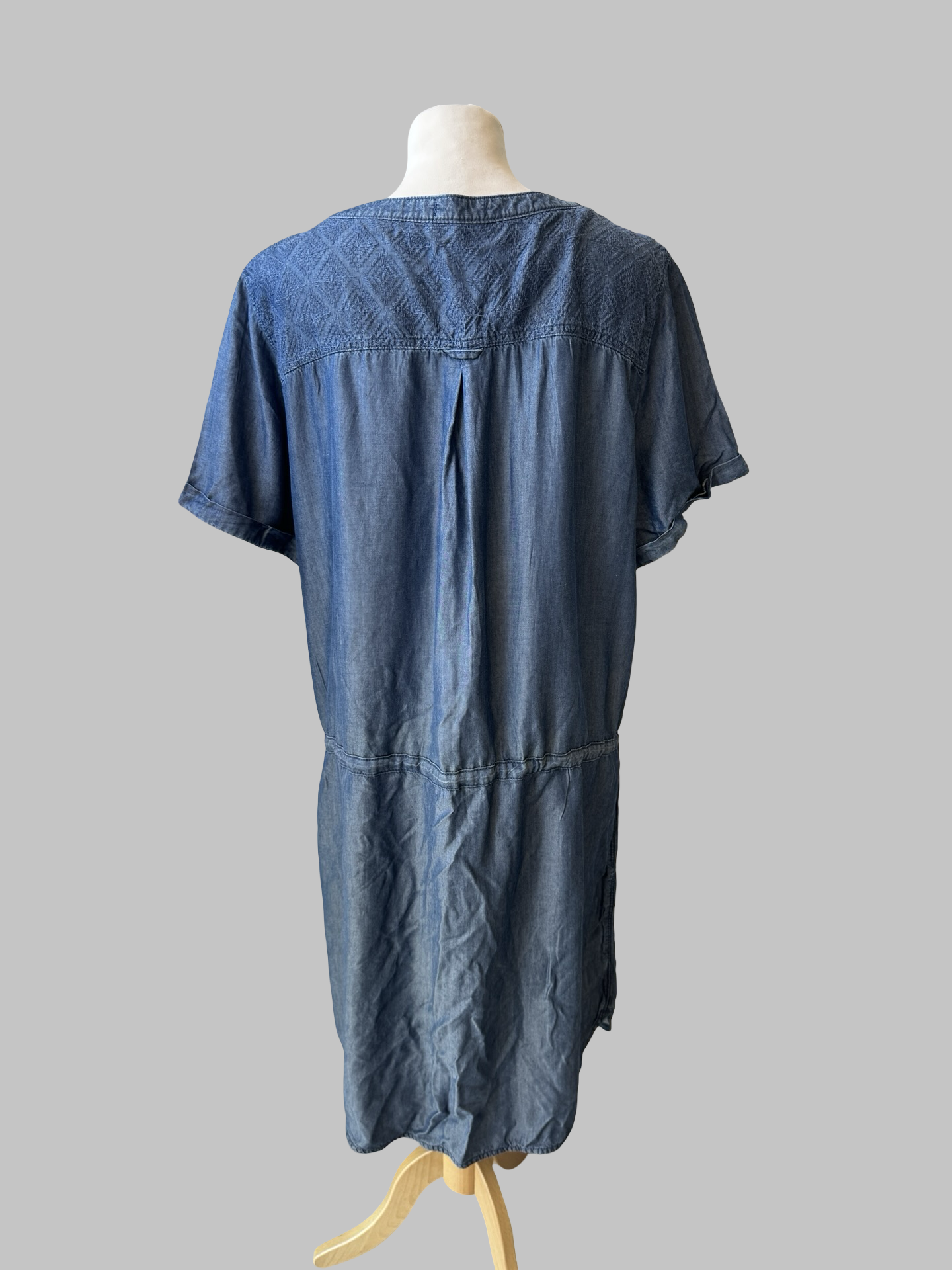 Robe Cecil