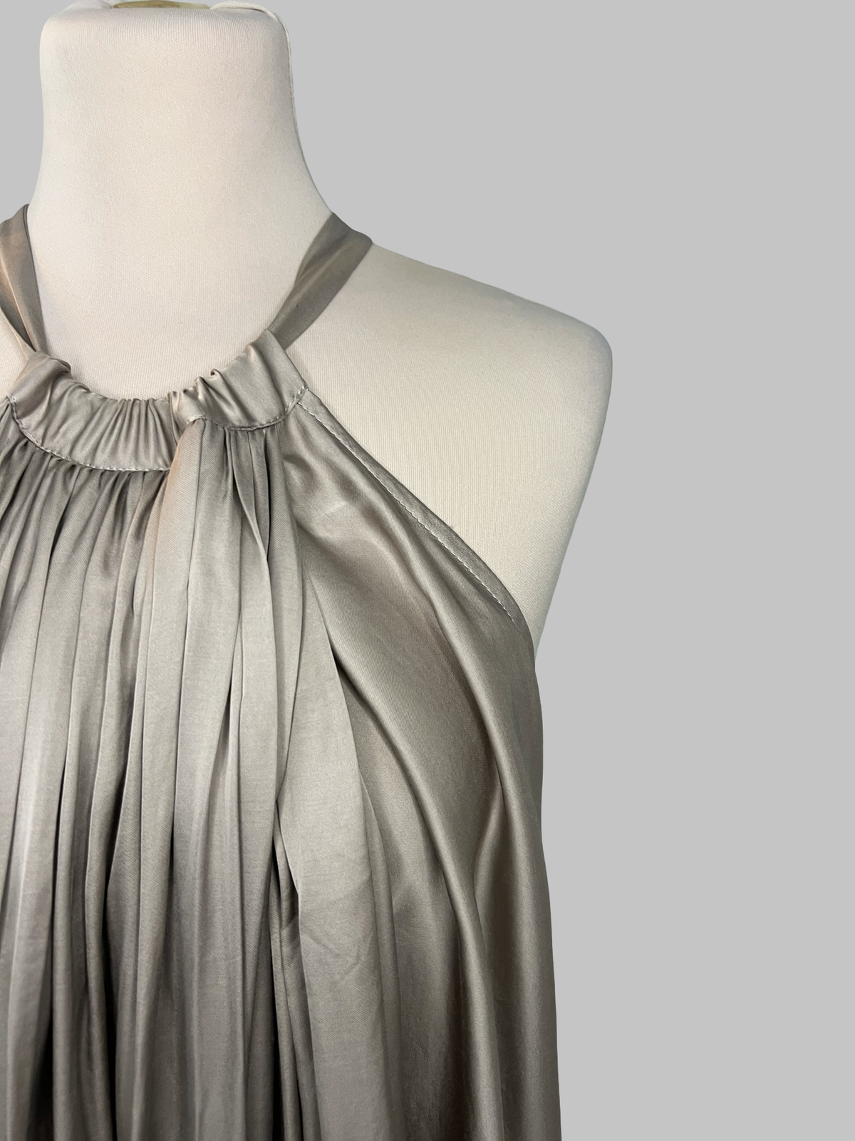 Robe Ionna Kourbella