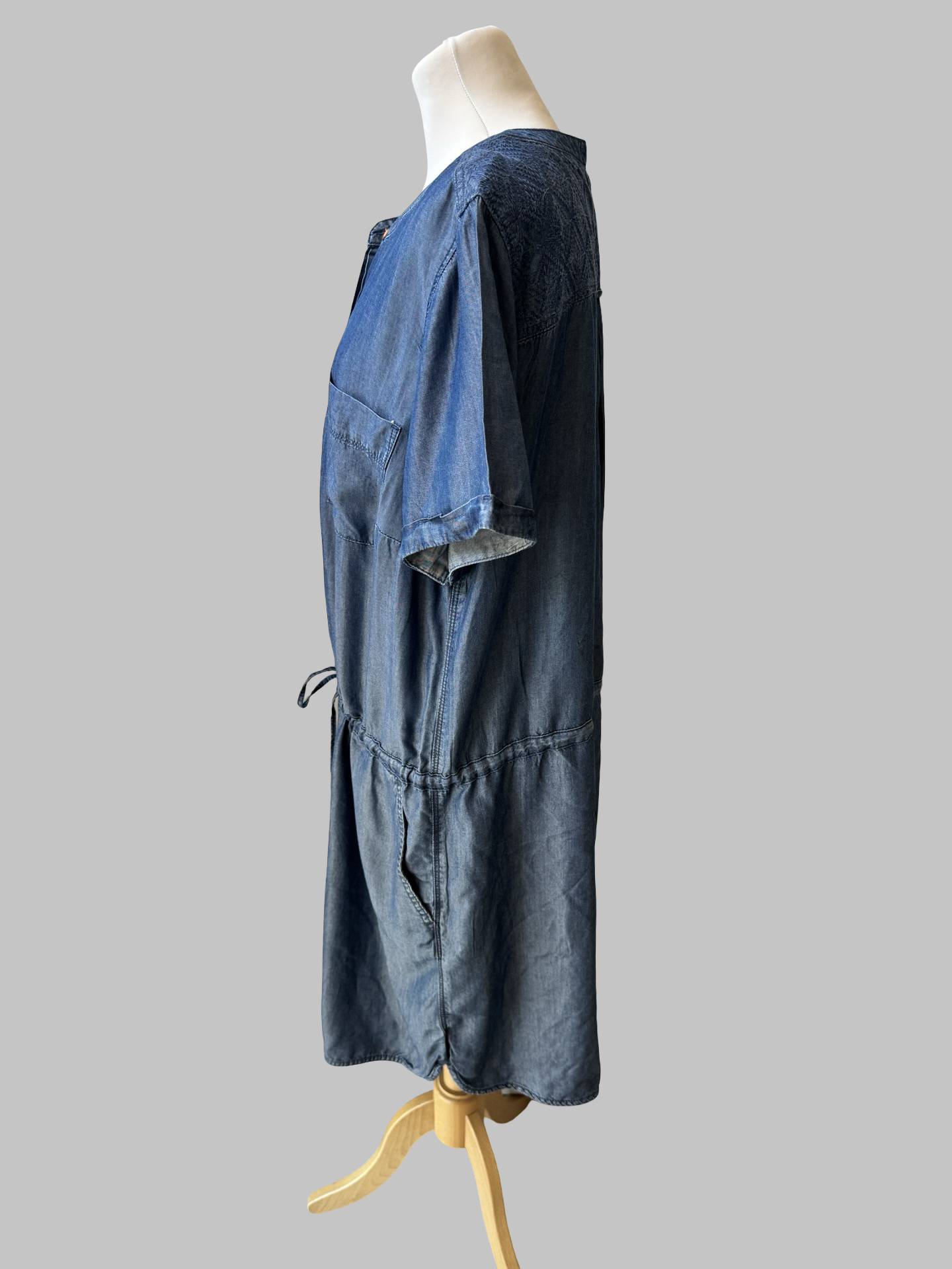 Robe Cecil