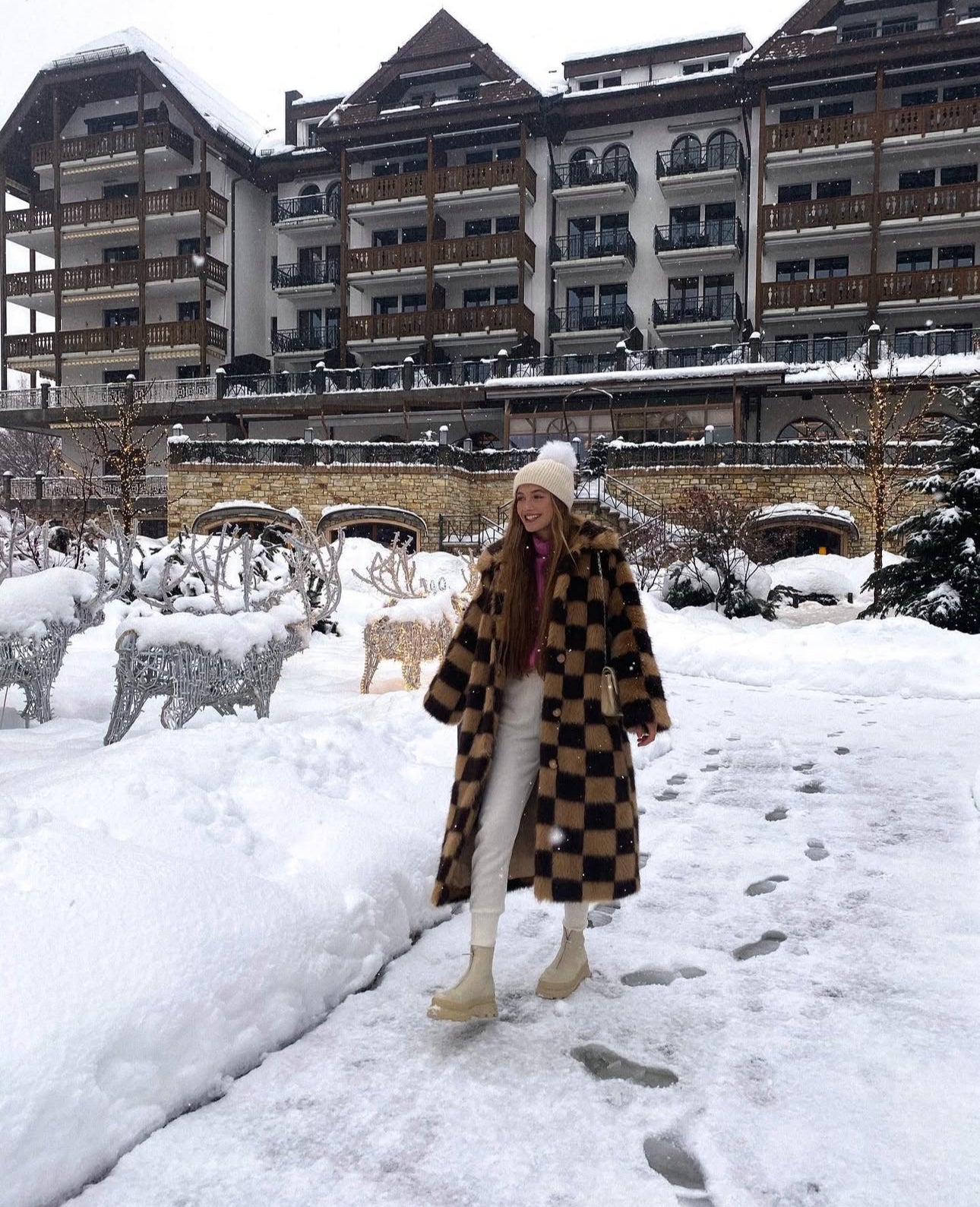 Manteau Stand Studio