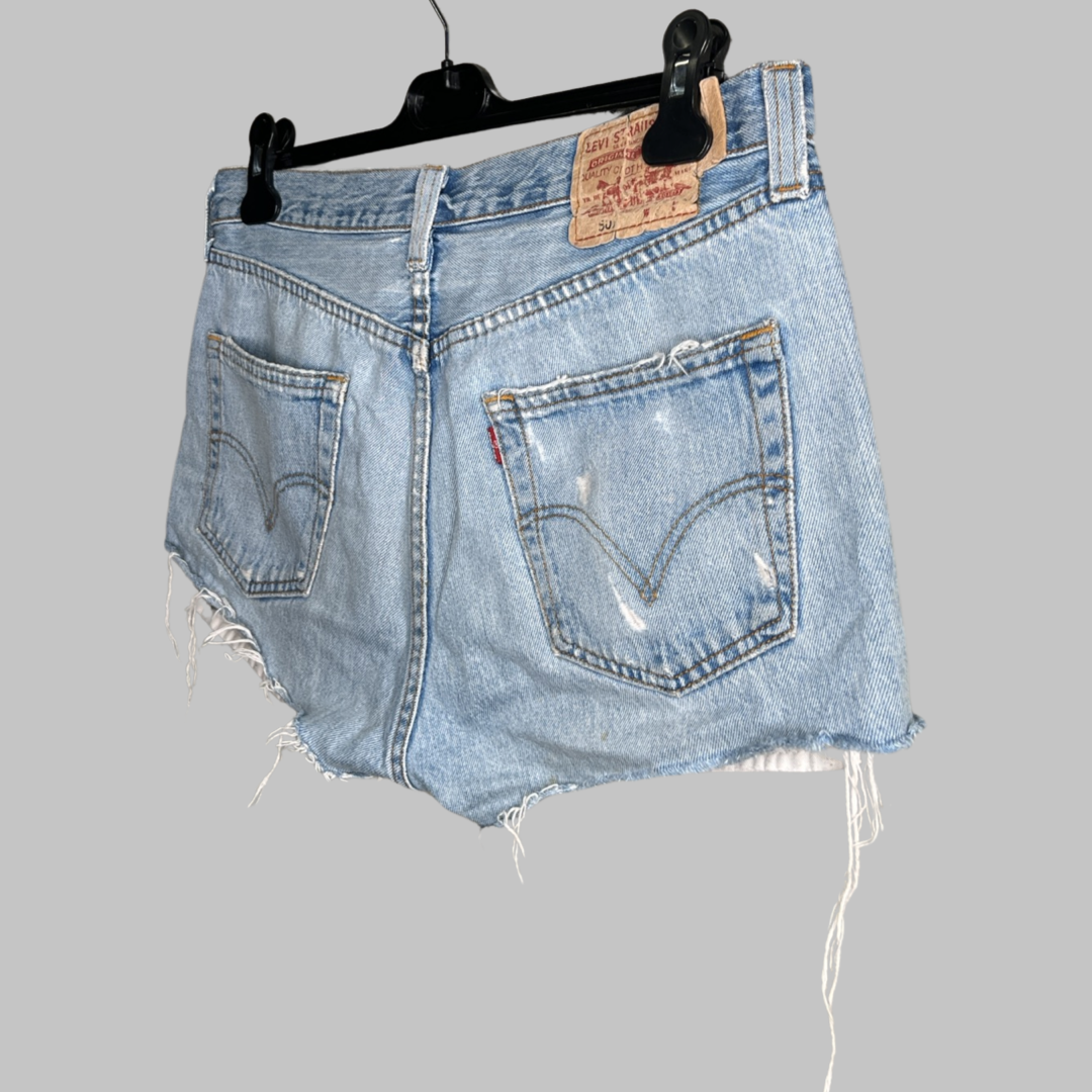 Short Levi’s 501