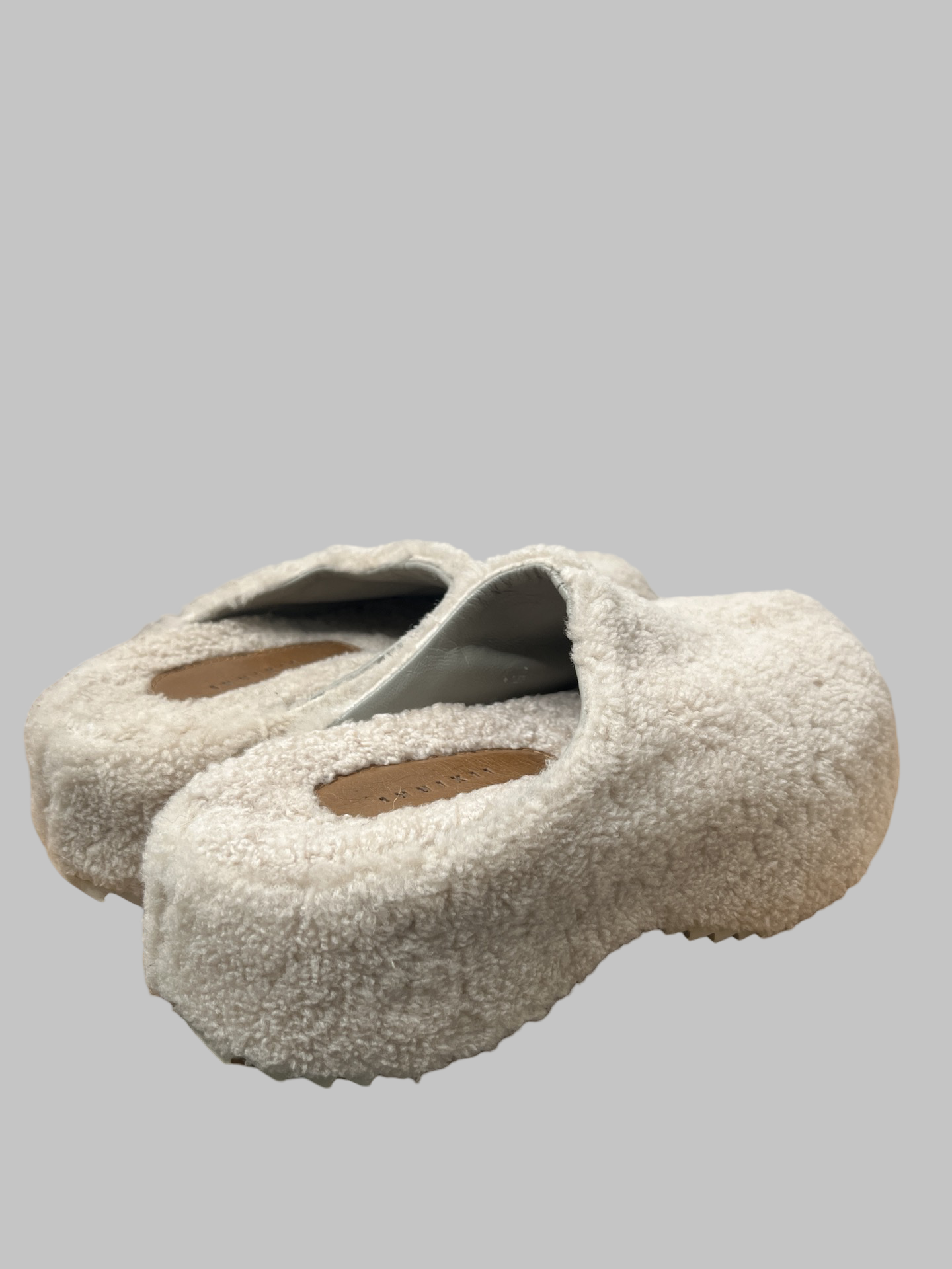 Slippers Inuikii