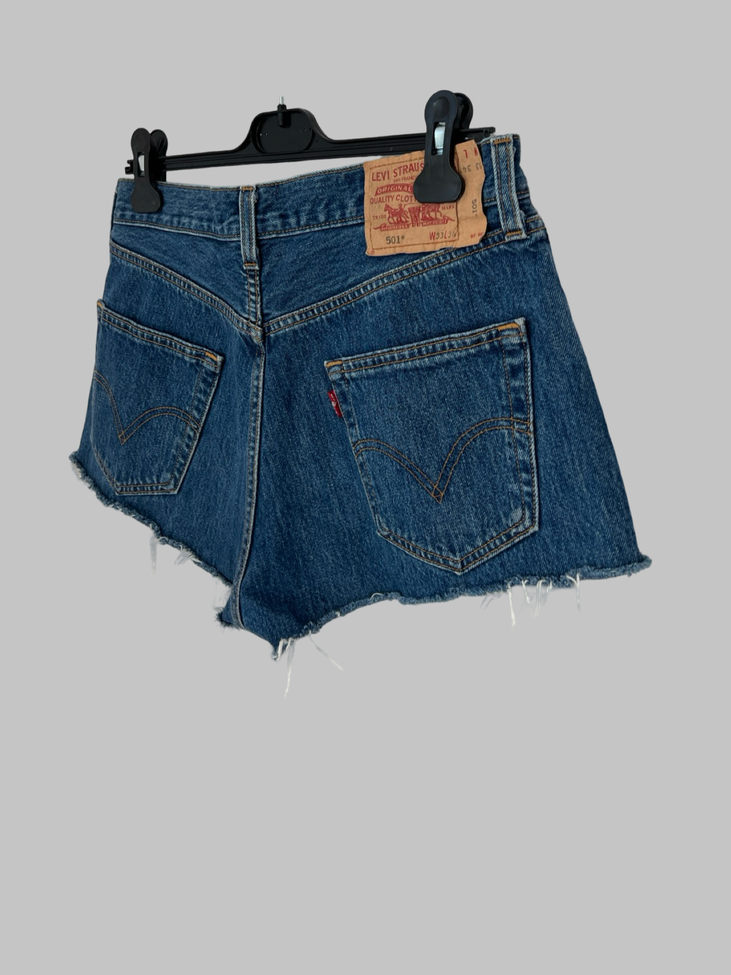 Short Levi’s 501