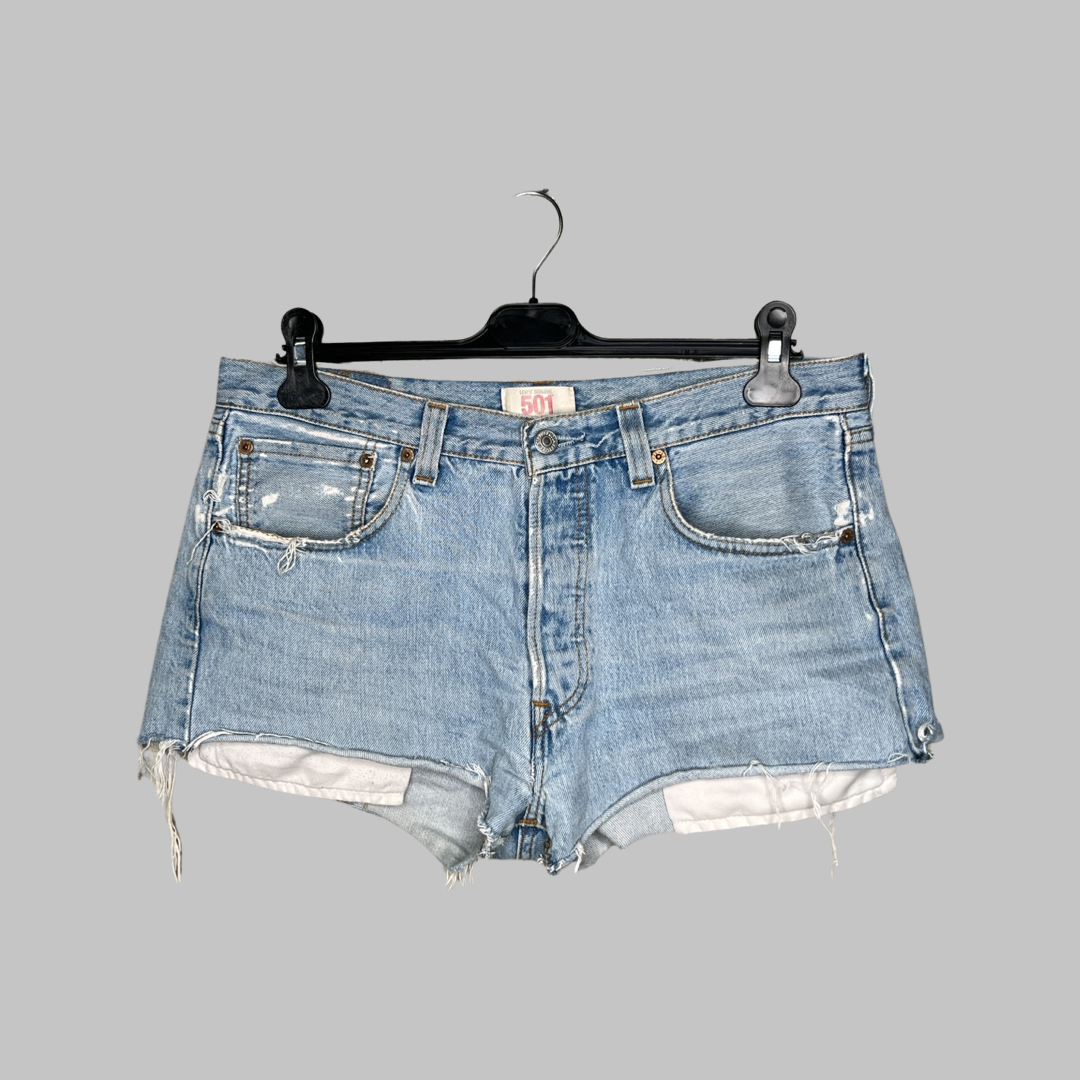 Short Levi’s 501